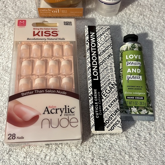 NIB Nail/Hand bundle - Picture 2 of 3
